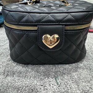 YVO Beauty‎ Quilted Black Vanity Case – Gold Heart Clasp – New with Tags